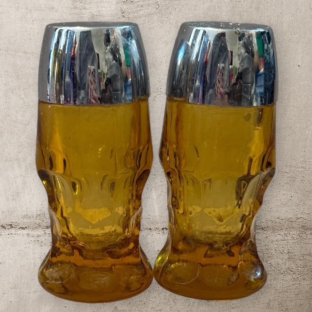 Vintage Anchor Hocking Georgian Amber Topaz Set of Salt and Pepper Shakers